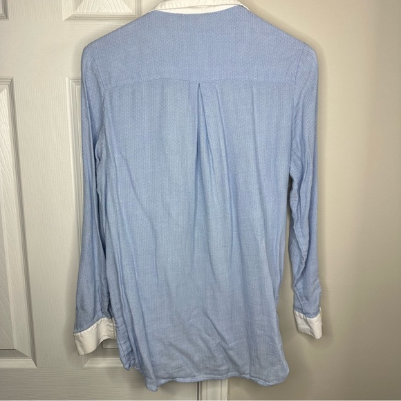 WHITE AND BLUE BUTTON UP SHIRT - Picture 2 of 2